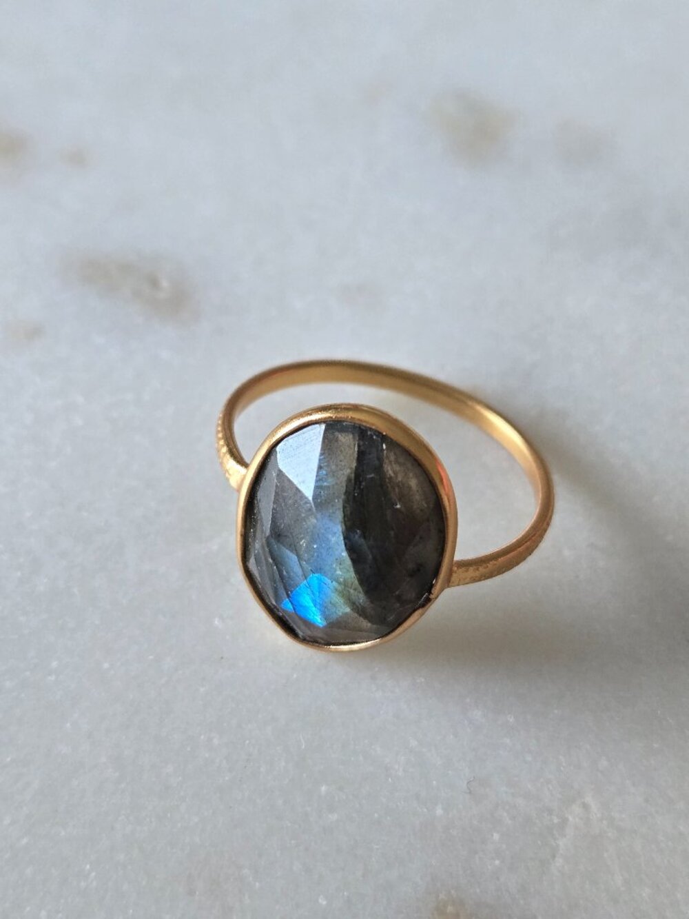 Labradorite? Asymmetrical oval ring - Picture 6 of 15